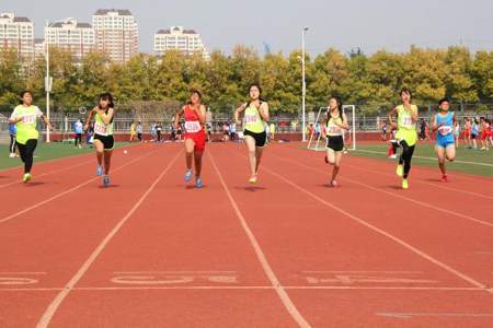 初中女子100米怎样算正常成绩