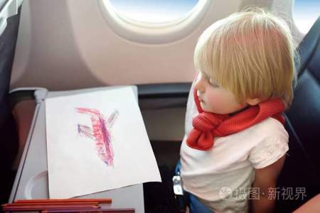 半岁小孩能乘飞机吗