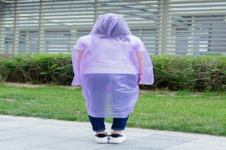 哪里有一次性雨衣卖啊