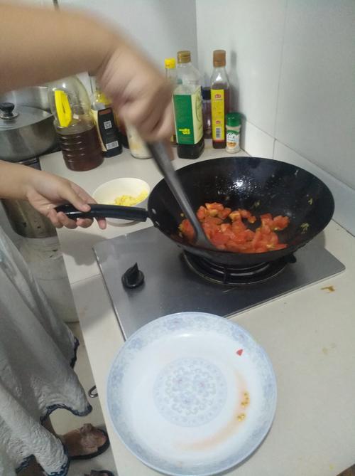 一岁儿童做西红柿炒蛋放调料