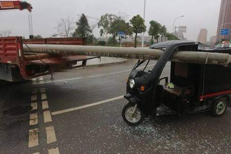 下大雨了快递还送吗