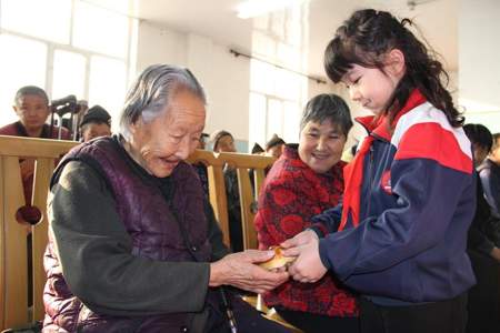 你平时是怎样关心爷爷奶奶的