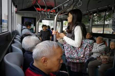 国家规定几岁孩子可以单独坐公交