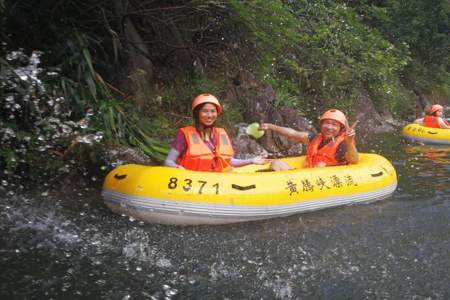 10岁小孩可以玩黄腾峡漂流吗