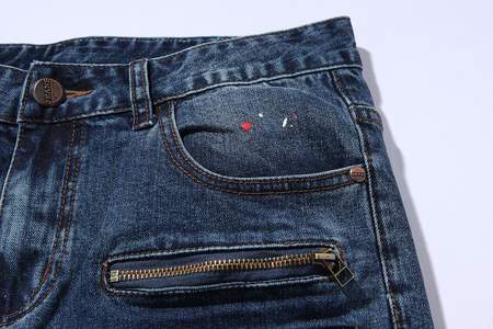 牛仔裤口袋中的小口袋是干吗用的