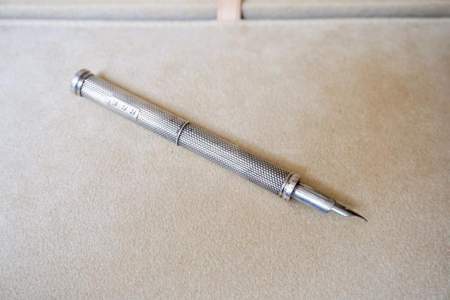 小学铅笔用到几年级可以换钢笔