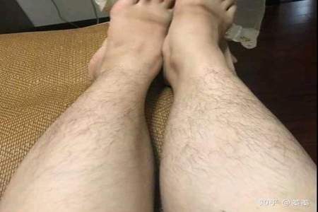 问大家个问题有女生喜欢腿毛多的男生么