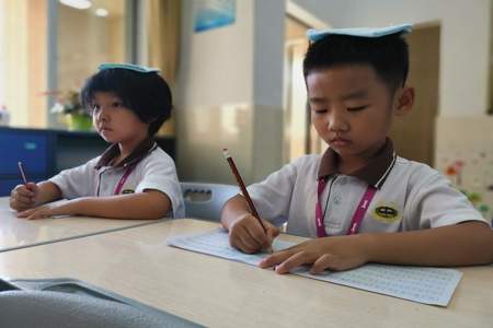 我家孩子写字一直都不好，有必要报写字班吗