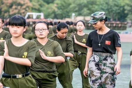 想给正在军训的朋友说一段鼓励的话安慰军训后朋友的暖心话