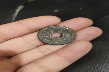 古代汉字左边一个口右边一个币是什么字