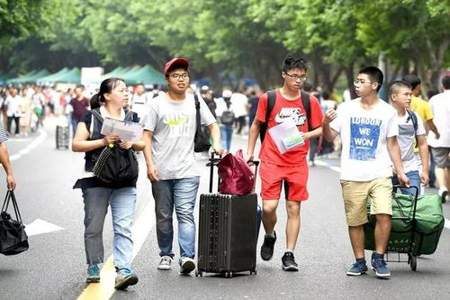 儿子考上大学妈妈说什么话最好