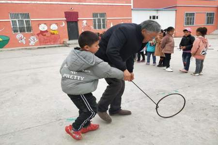 三个小孩在家玩什么有趣的游戏