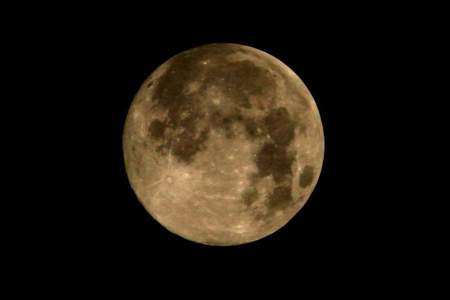 5月初1的月亮是什么形状