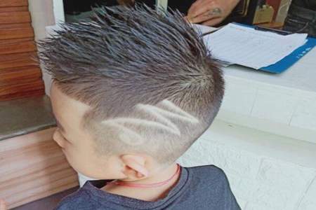 六岁男孩子头发前面长怎么剪