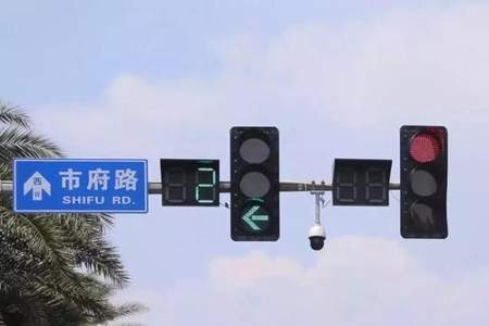 只有左转和右转的红绿灯怎么通过
