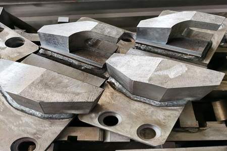 铸钢化验六大元素外控标准是什么