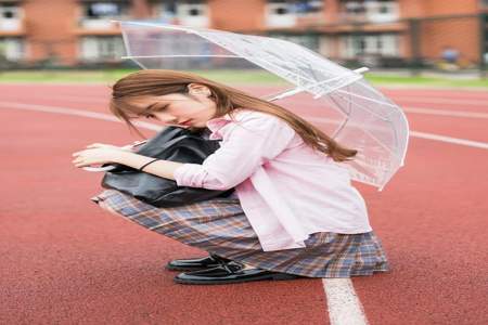 下雨知道回家的女人是什么意思