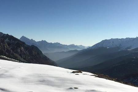 怎么表达翻过了一座高山