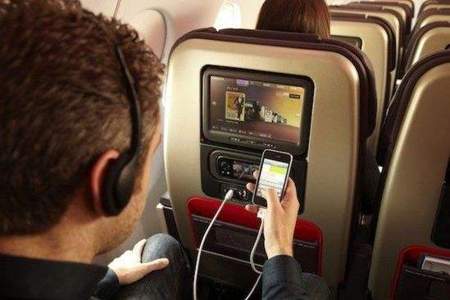 旅客在飞机上玩手机会有什么后果