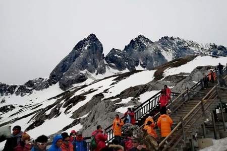 带7岁的孩子去玉龙雪山玩需要带什么，注意什么