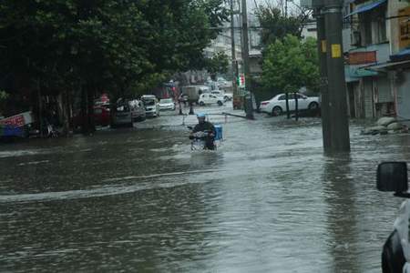 下大雨积水回不去了怎么办