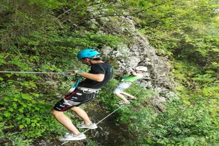 去爬山发朋友圈标题怎么写