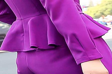 梅紫色上衣配什么颜色裤子