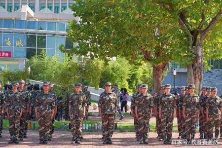 北方学院军训穿什么鞋