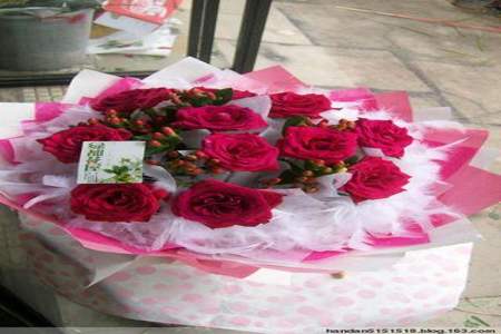 七夕节领导送每个女人一束花怎么发朋友圈