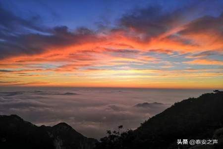 泰山日出的景色真美丽，改为感叹句