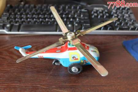 直升飞机原理与什么玩具相似