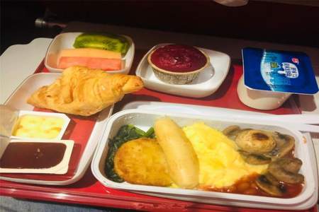 上飞机尽量少吃什么类型食物