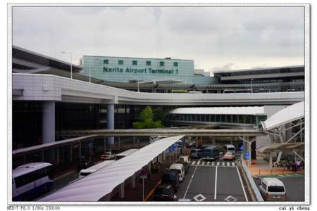 东京成田机场T1到T2怎么走