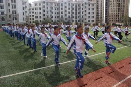 小学四五六年级学生应该怎么带