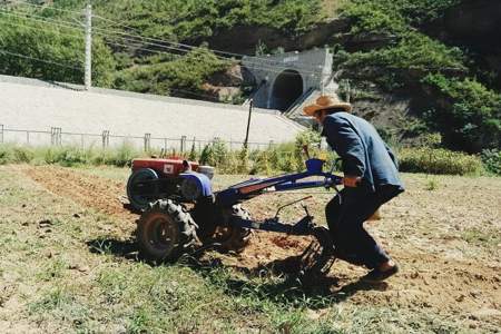 犁完地一般需要晾晒几天