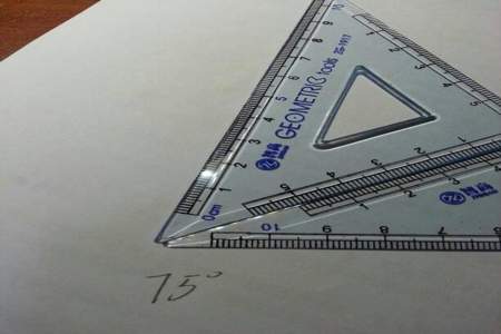 要想知道一个角是不是直角可以用三角尺上的什么比一比