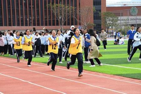 学校体育节怎么发朋友圈