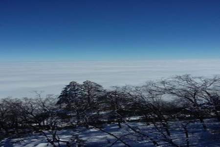 西岭雪山前山可以登上山顶吗